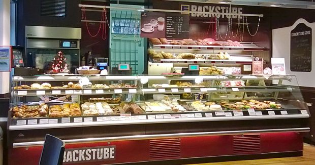 Das Sortiment kommt weiter aus der Großbäckerei: Vorkassenbäcker im " E Backstube"-Design