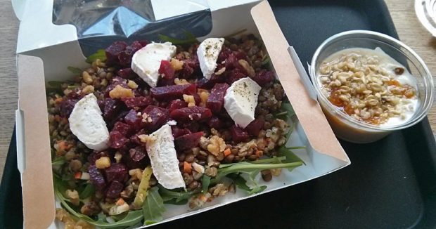 Linsensalat mit roter Beete & Ziegenkäse samt Nachtisch zum Restaurantpreis