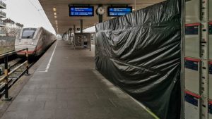 Neue Abholstationen im Hamburger ÖPNV: Die Bahn verspricht „Alle Pakete an einem Ort“ mit der „Hamburg Box“