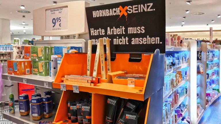 Handelsmarken-Diversifizierung: dm verbrüdert sich für SEINZ mit Hornbach, Edeka dehnt Budni