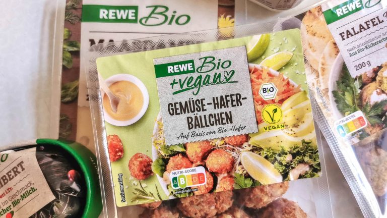 Rewe startet „Rewe Bio +vegan“, Rohlik & Picnic als Produkt-Absender, Spar personalisiert Regio-Artikel