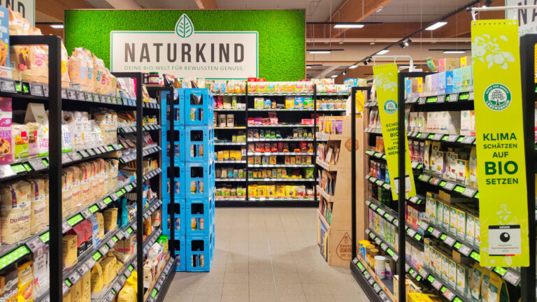 Wo steht Bio im Supermarkt (1)? Edekas Naturkind-Plan zwischen Kunstmoos und Kaufmannsfreiheit