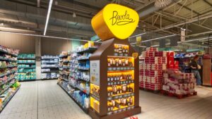 Bevola-Redesign bei Kaufland: Spotlight im Aktions-Palettenland